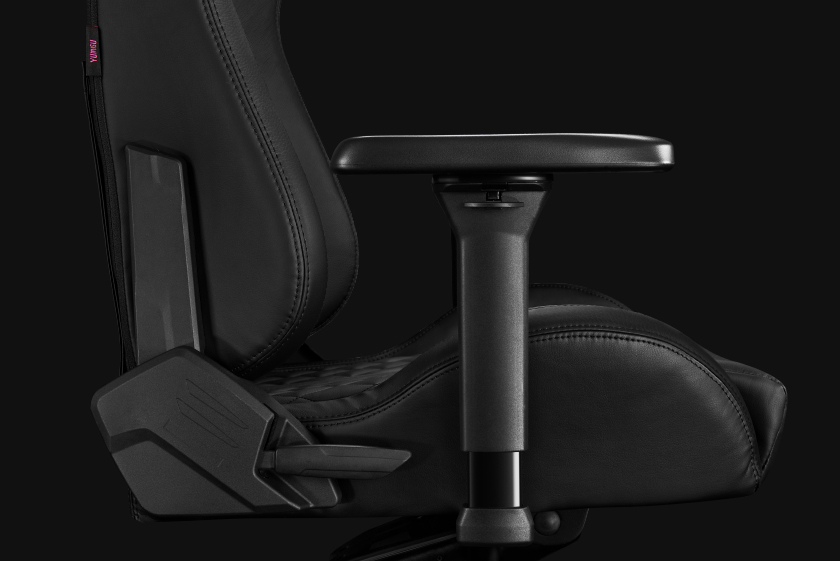 Fotel Gamingowy YUMISU 2025 Magnetic Real Leather Black Fotel Gamingowy YUMISU 2025 Magnetic Real Leather Black bok detal