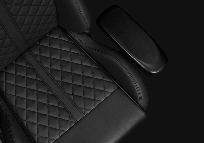 Fotel Gamingowy YUMISU 2025 Magnetic Real Leather Black Fotel Gamingowy YUMISU 2025 Magnetic Real Leather Black perspektywa detal siedzisko