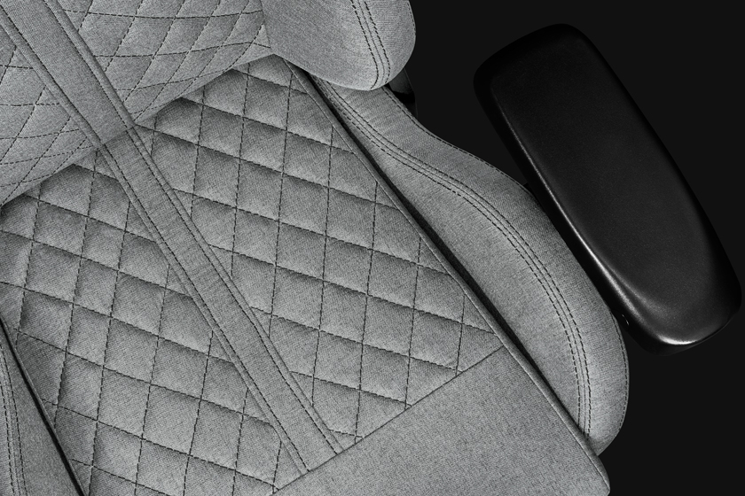 13 YUMISU 2050 Cloud Black perspektywa detal siedzisko 13 YUMISU 2050 Cloud Black perspektywa detal siedzisko