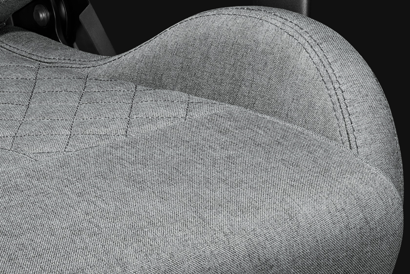 15 YUMISU 2050 Cloud Black detal siedzisko 15 YUMISU 2050 Cloud Black detal siedzisko